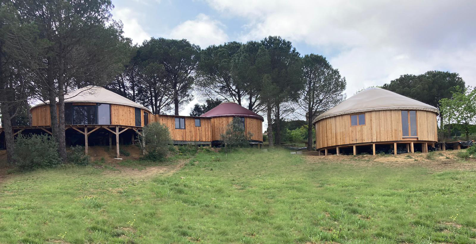 Yourte avec terrasse