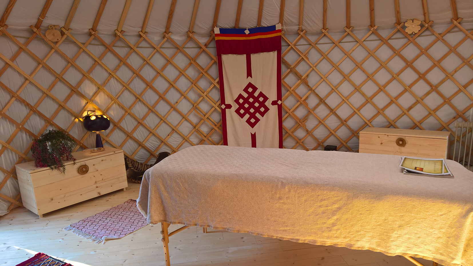 Intérieur d'une yourte de soins